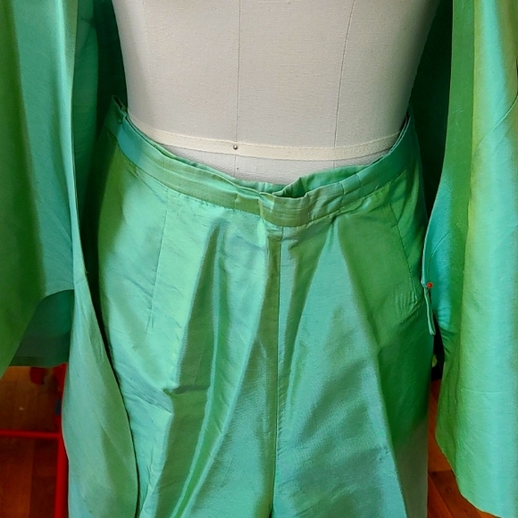 Iridescent 2 piece cocktail pantsuit - Picture 5 of 10